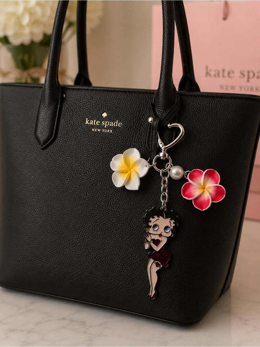 Betty Boop Keychain with Flower Charms - Picture 1 of 2